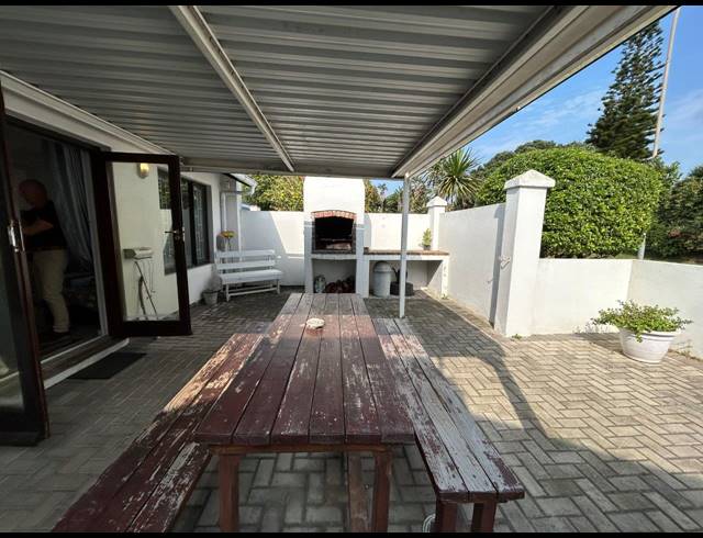 2 BEDROOM TOWNHOUSE FOR SALE IN PARADISE BEACH